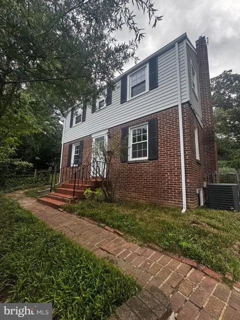 908 GLAIZEWOOD COURT