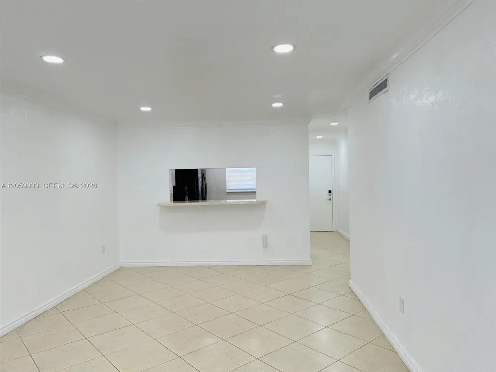 1100 W 35th St #8 Hialeah, FL 33012