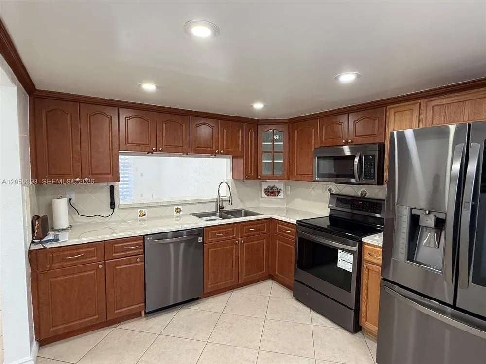 1100 W 35th St #8 Hialeah, FL 33012