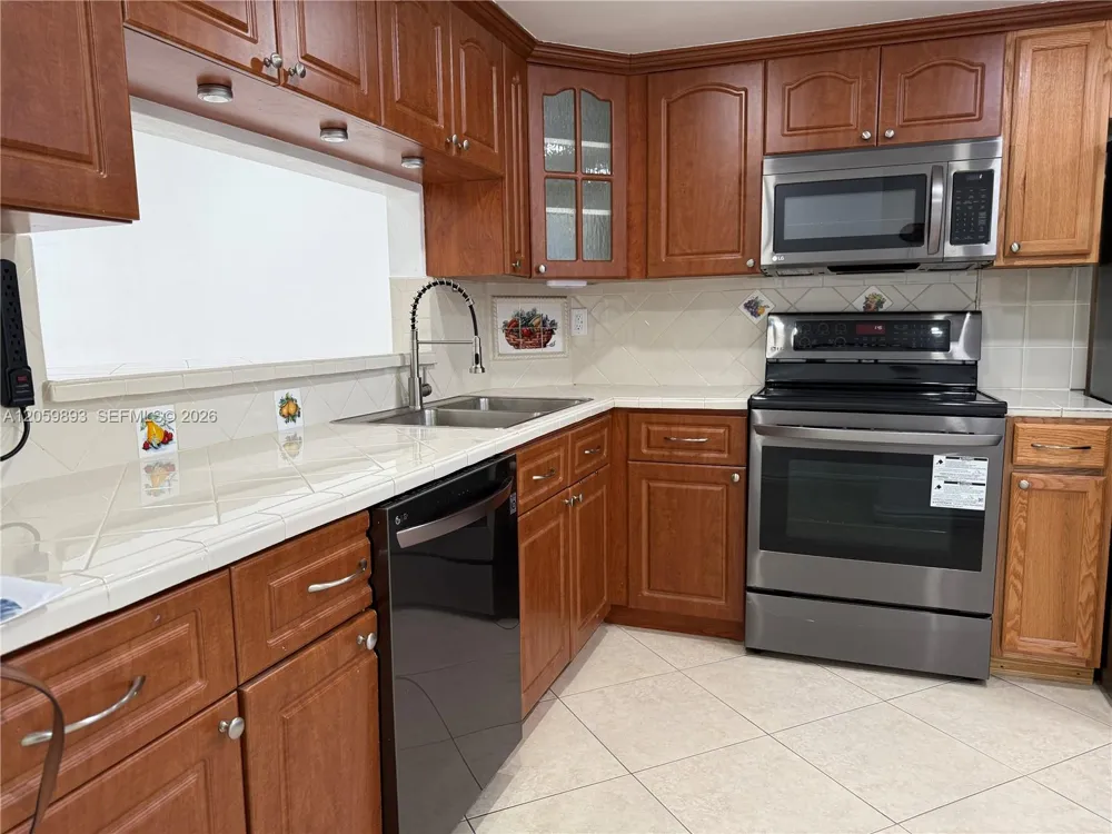 1100 W 35th St #8 Hialeah, FL 33012