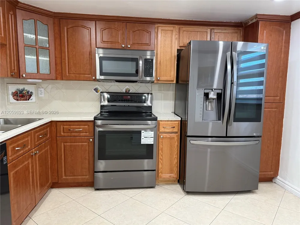 1100 W 35th St #8 Hialeah, FL 33012
