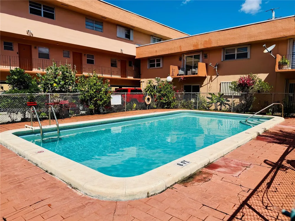 1100 W 35th St #8 Hialeah, FL 33012