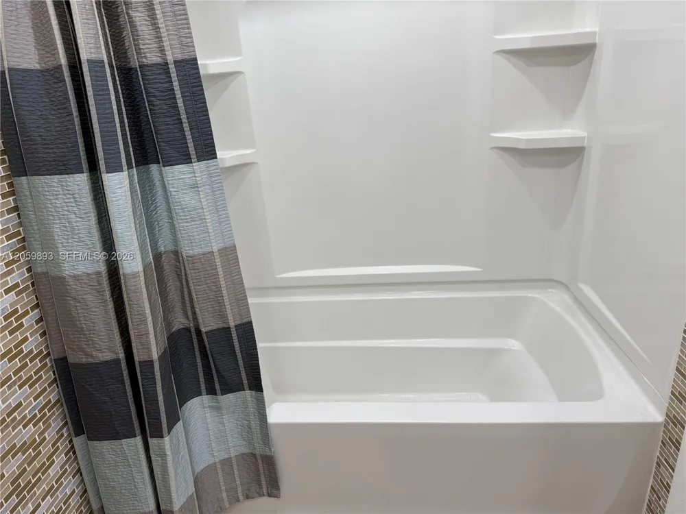 1100 W 35th St #8 Hialeah, FL 33012