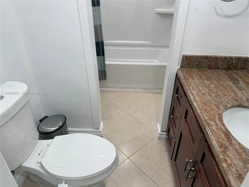 1100 W 35th St #8 Hialeah, FL 33012