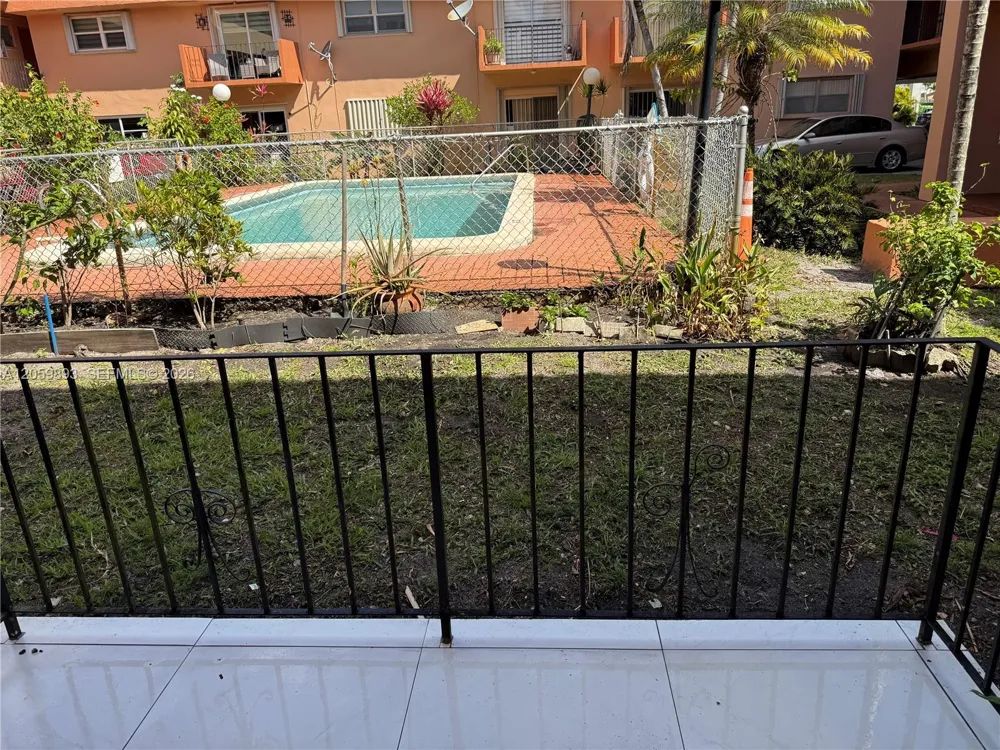 1100 W 35th St #8 Hialeah, FL 33012