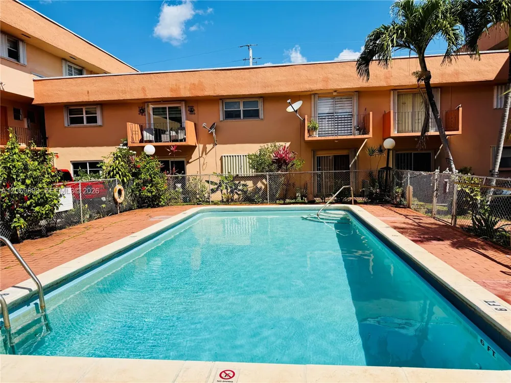 1100 W 35th St #8 Hialeah, FL 33012
