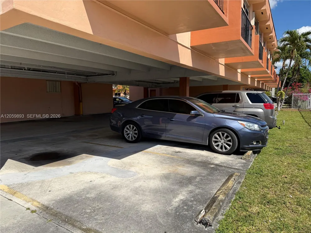 1100 W 35th St #8 Hialeah, FL 33012