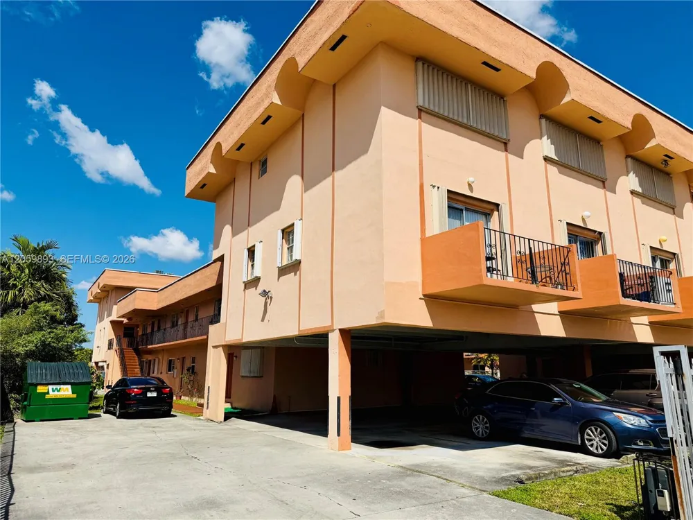 1100 W 35th St #8 Hialeah, FL 33012