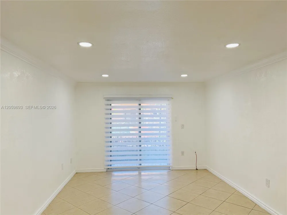 1100 W 35th St #8 Hialeah, FL 33012