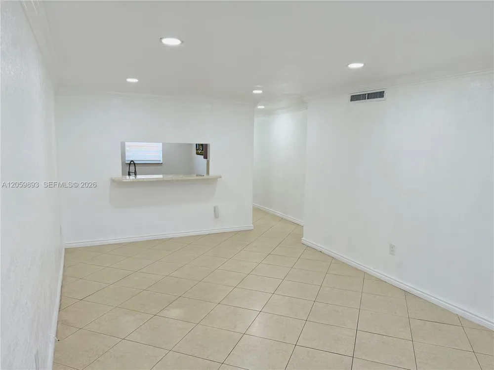 1100 W 35th St #8 Hialeah, FL 33012