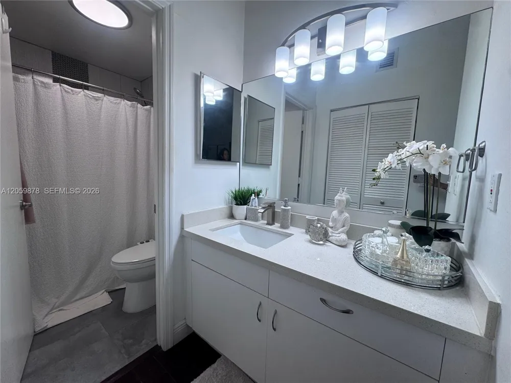 1543 Barcelona Way #5-30 Weston, FL 33327