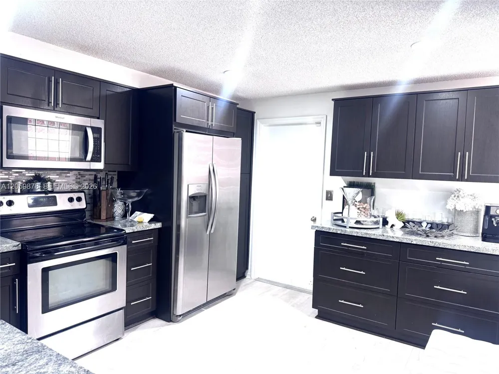 1543 Barcelona Way #5-30 Weston, FL 33327