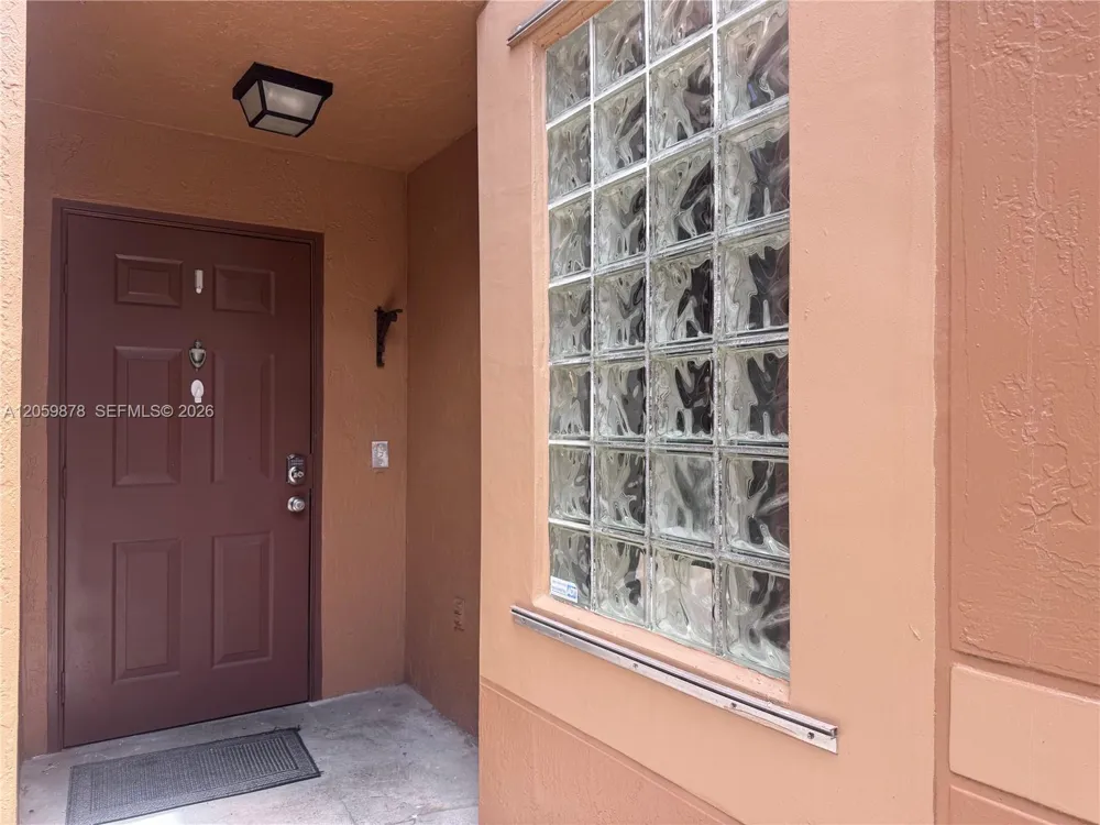 1543 Barcelona Way #5-30 Weston, FL 33327