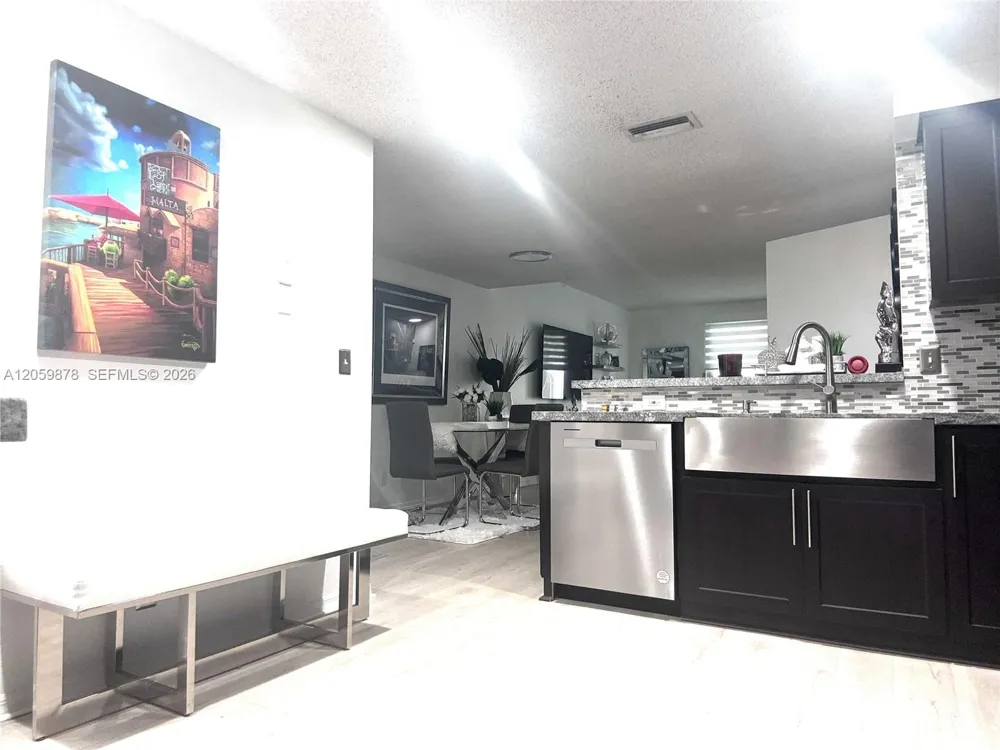 1543 Barcelona Way #5-30 Weston, FL 33327
