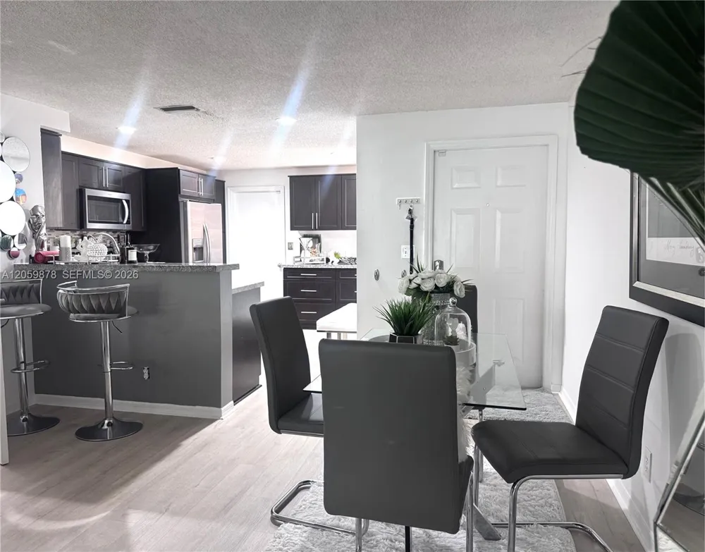 1543 Barcelona Way #5-30 Weston, FL 33327