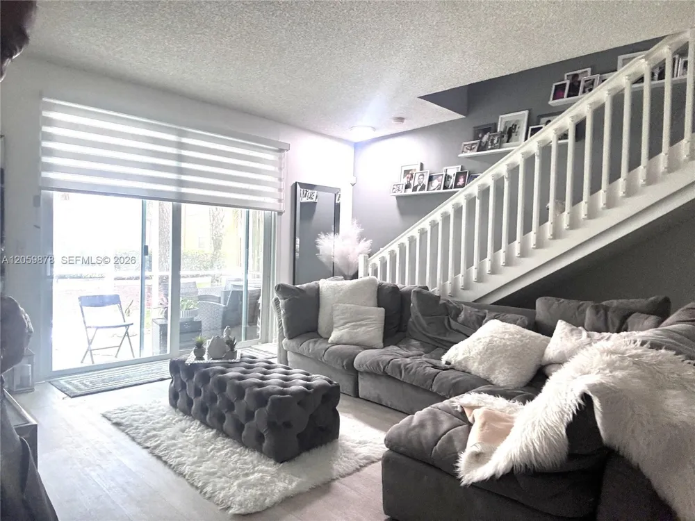 1543 Barcelona Way #5-30 Weston, FL 33327