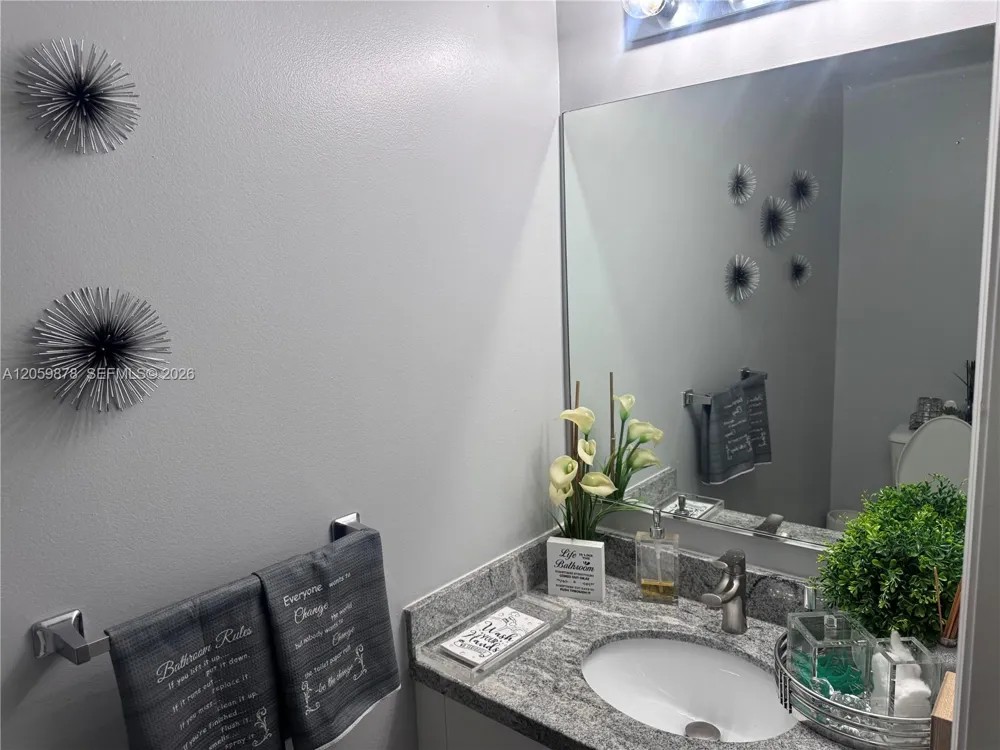 1543 Barcelona Way #5-30 Weston, FL 33327