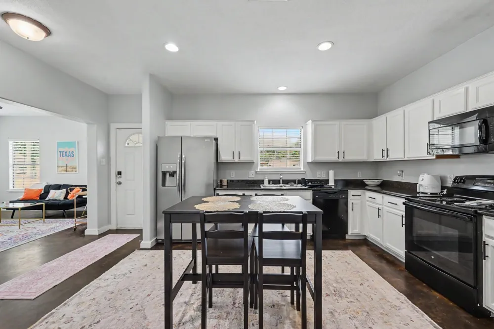 3122 Molly Drive Huntsville, TX 77340