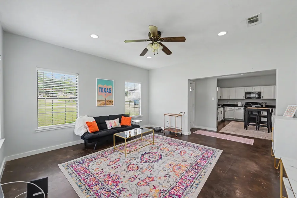 3122 Molly Drive Huntsville, TX 77340