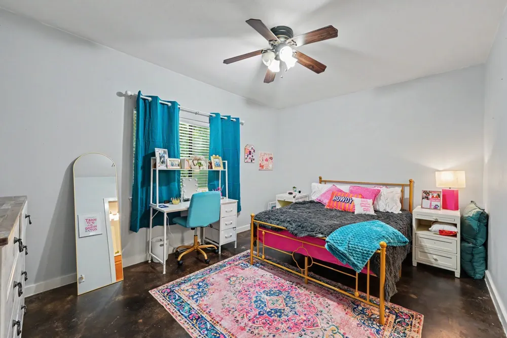 3122 Molly Drive Huntsville, TX 77340