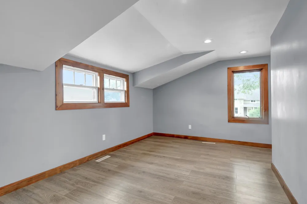 303 Lakeshore Drive Lake City, MN 55041