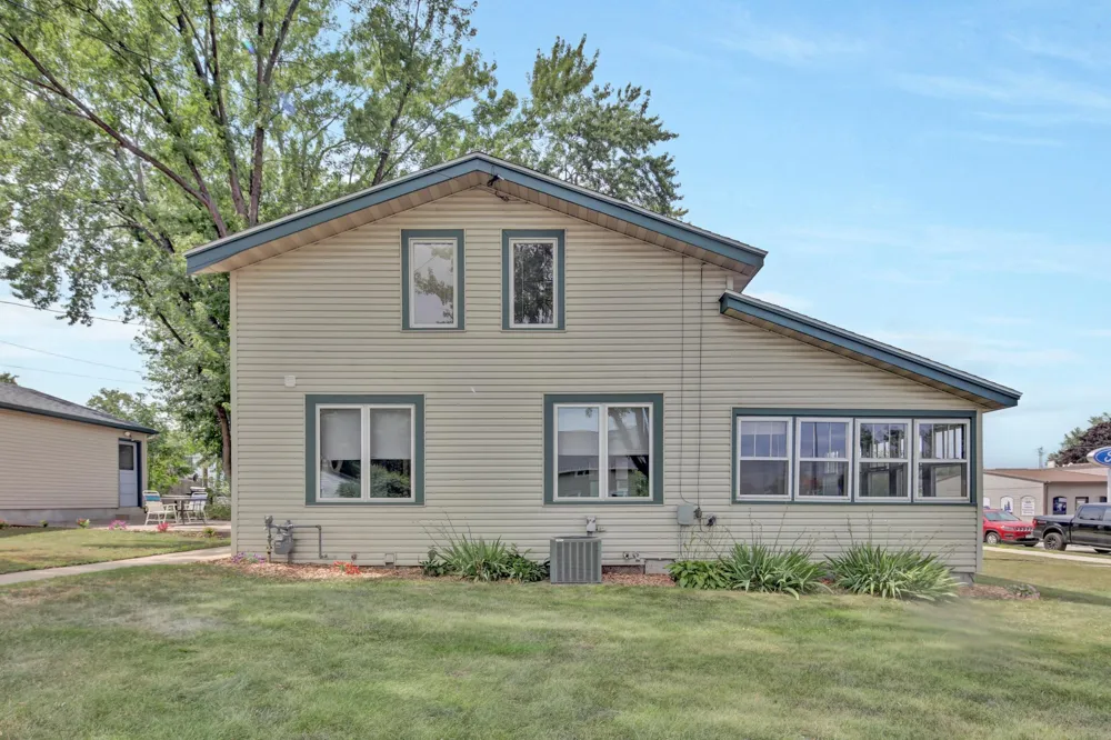 303 Lakeshore Drive Lake City, MN 55041