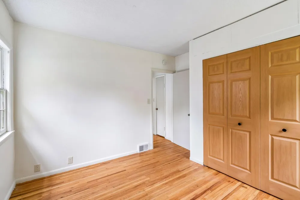 2417 Parkview Boulevard Golden Valley, MN 55422