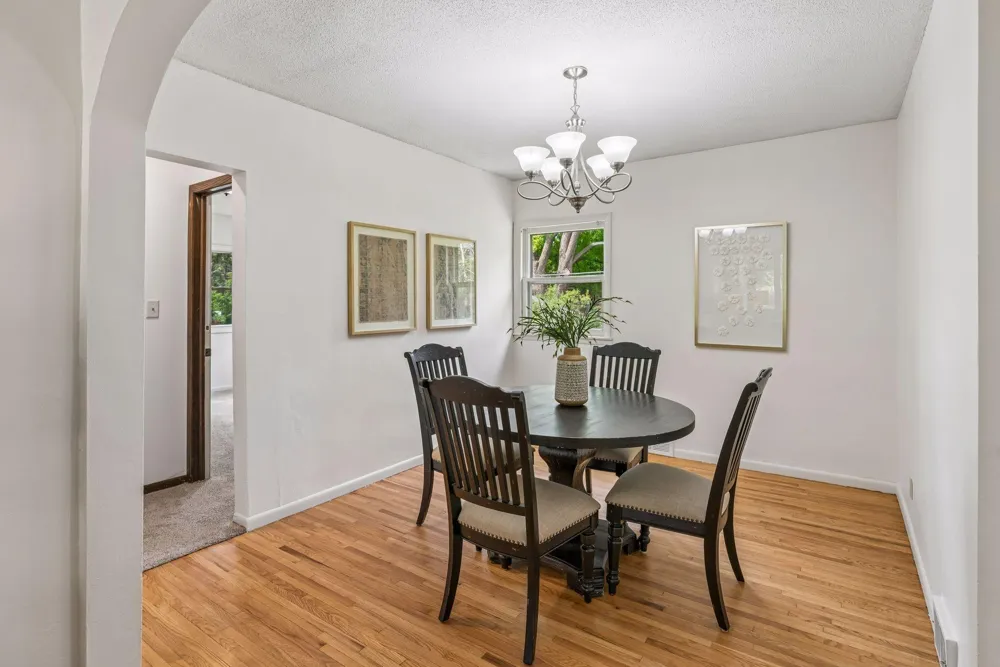 2417 Parkview Boulevard Golden Valley, MN 55422