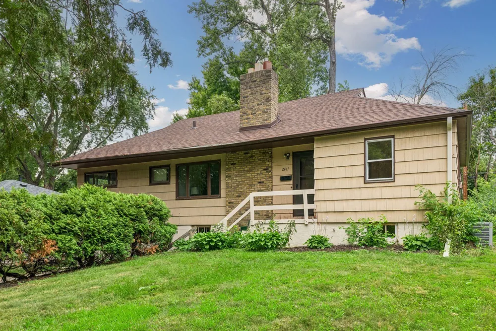 2417 Parkview Boulevard Golden Valley, MN 55422