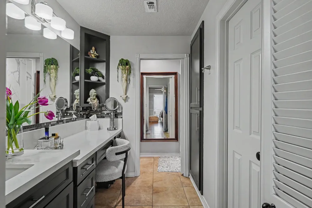 1422 Bowsprit Point Willis, TX 77318