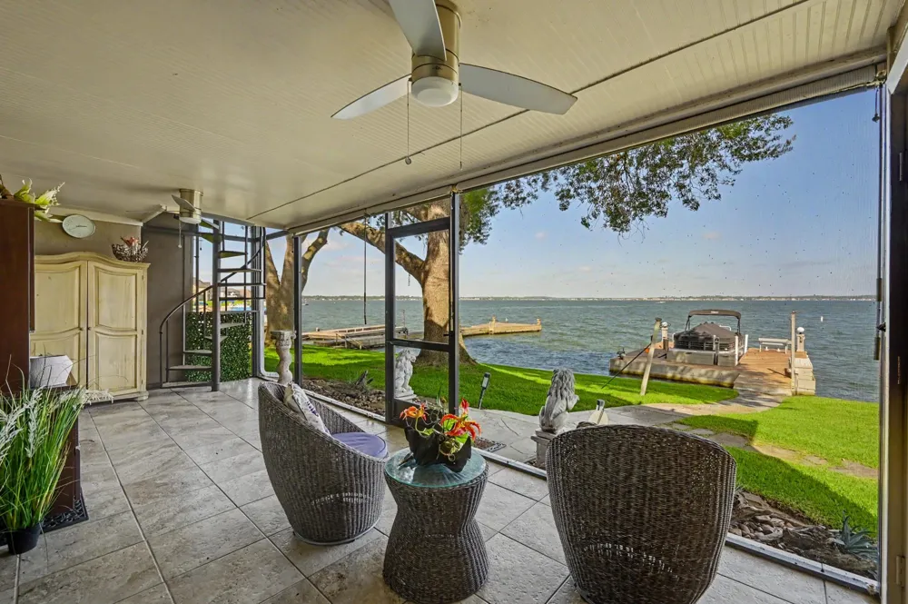 1422 Bowsprit Point Willis, TX 77318