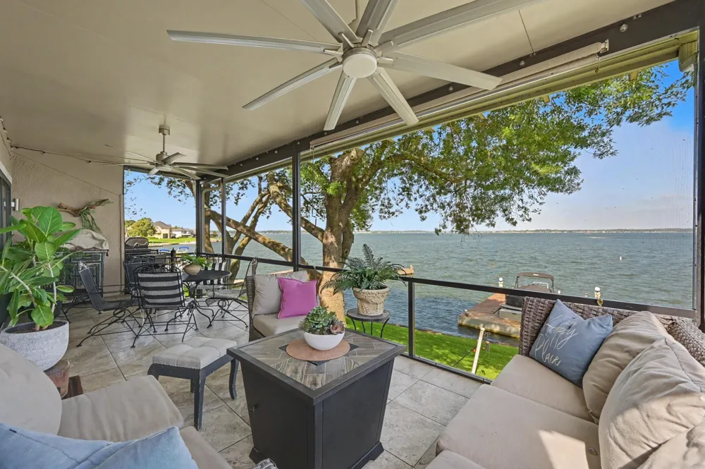 1422 Bowsprit Point Willis, TX 77318
