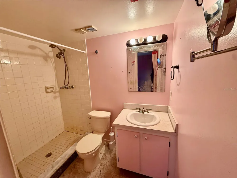 1001 W EAU GALLIE BOULEVARD #217 Melbourne, FL 32935