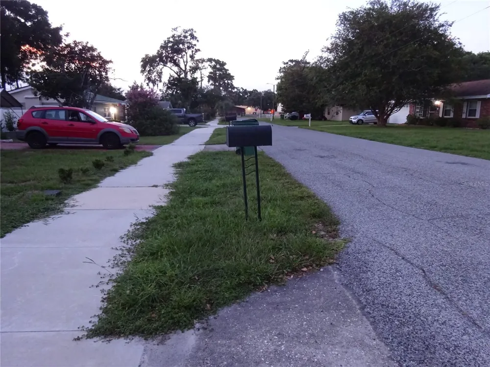 6141 10TH STREET Zephyrhills, FL 33542