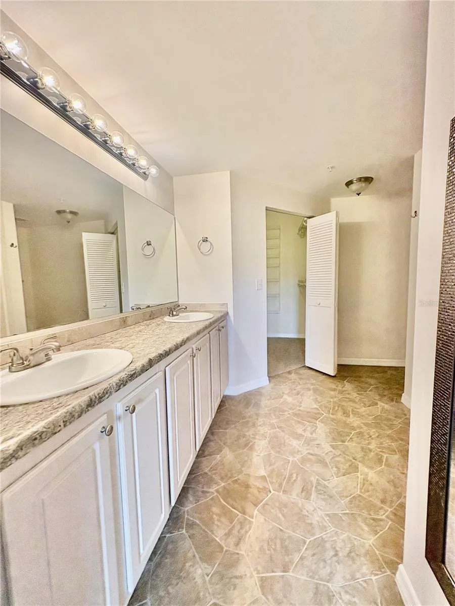5655 BENTGRASS DRIVE #9-117 Sarasota, FL 34235
