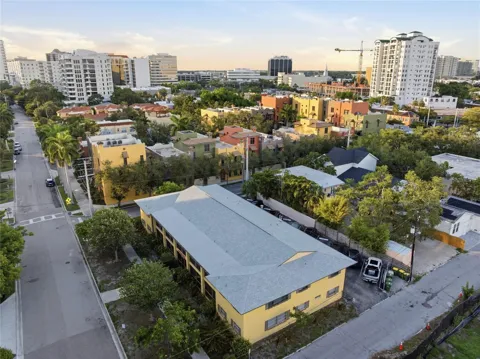615 S PALM AVENUE #10