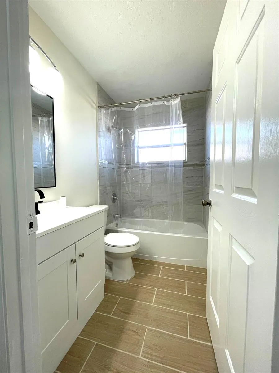 5753 SE MERCEDES AVENUE Stuart, FL 34997