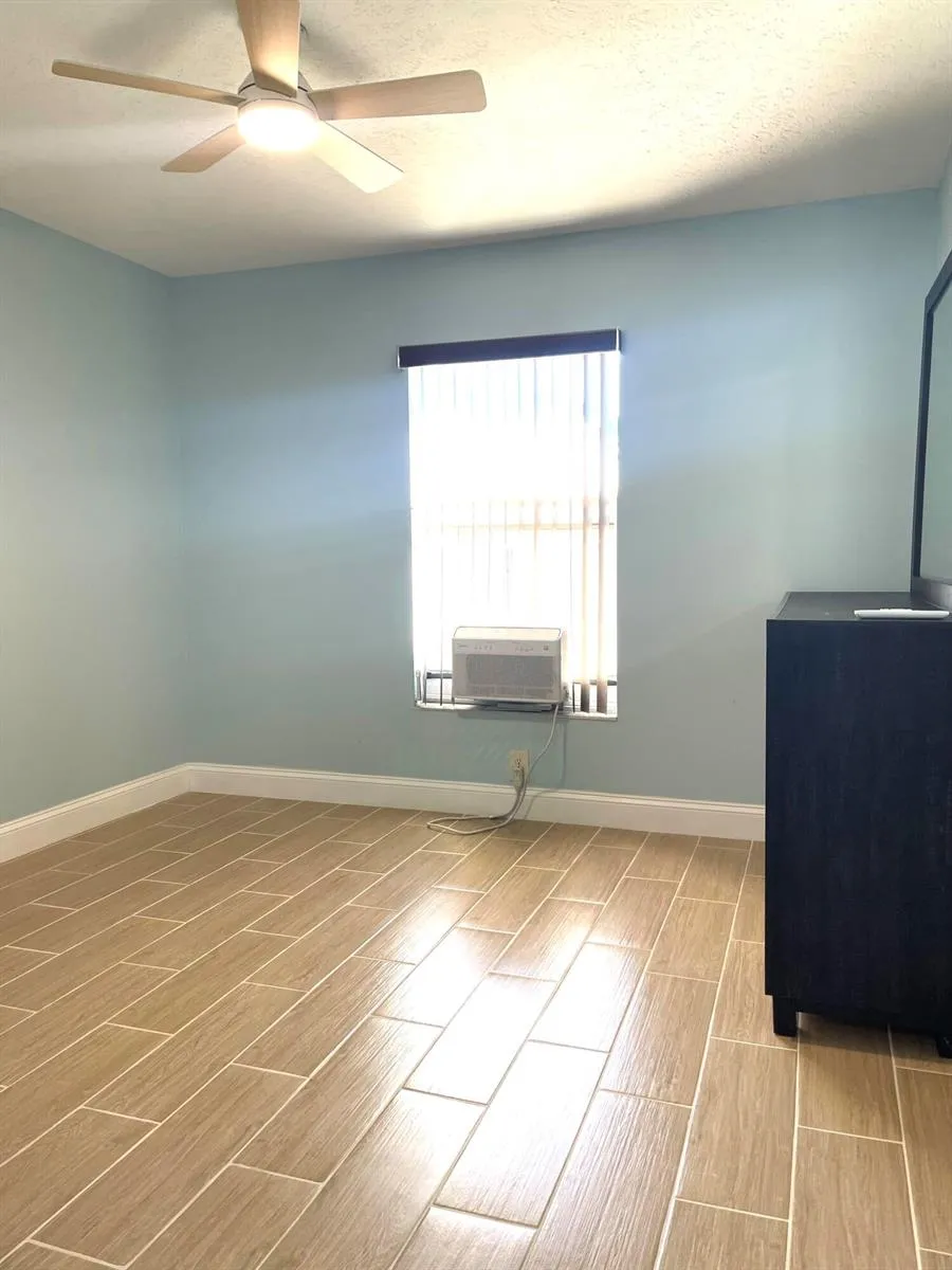 5753 SE MERCEDES AVENUE Stuart, FL 34997