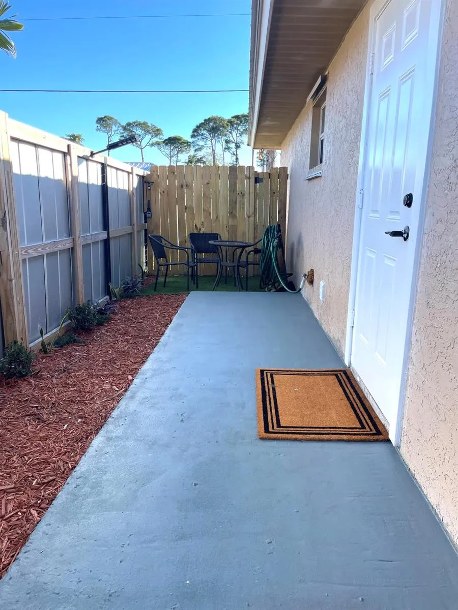 5753 SE MERCEDES AVENUE Stuart, FL 34997