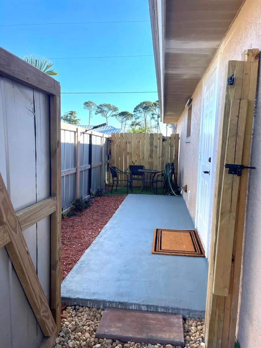 5753 SE MERCEDES AVENUE Stuart, FL 34997