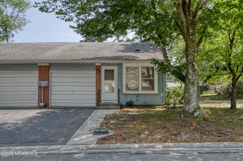 2 Lexington Drive #B