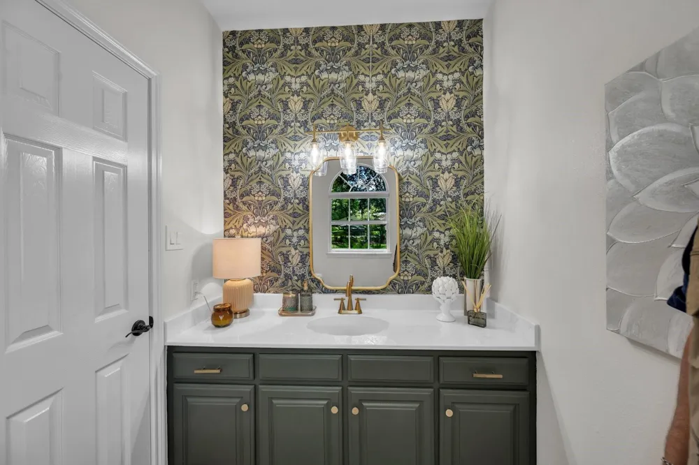 22373 La Jolla Court Huntsville, TX 77320