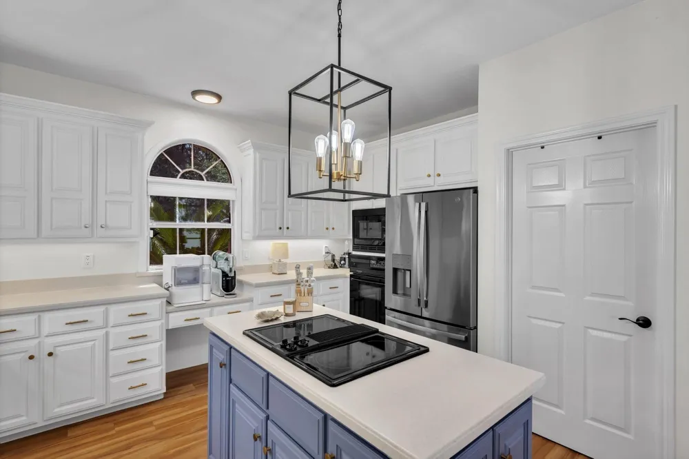 22373 La Jolla Court Huntsville, TX 77320