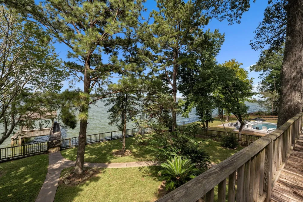 22373 La Jolla Court Huntsville, TX 77320