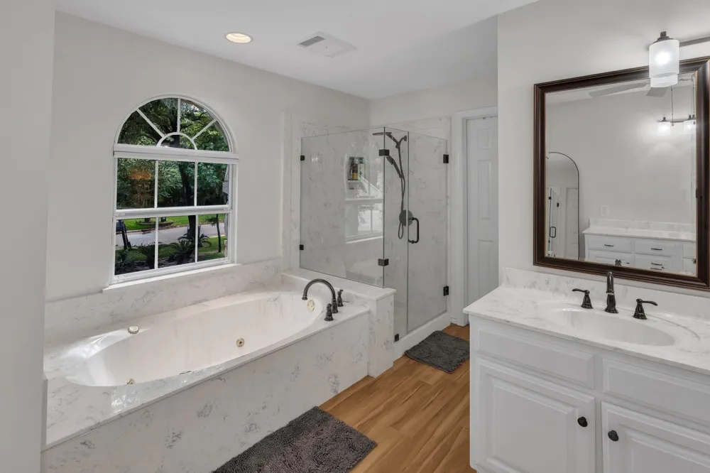 22373 La Jolla Court Huntsville, TX 77320