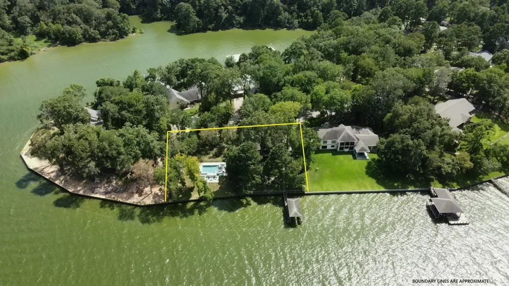 22373 La Jolla Court Huntsville, TX 77320