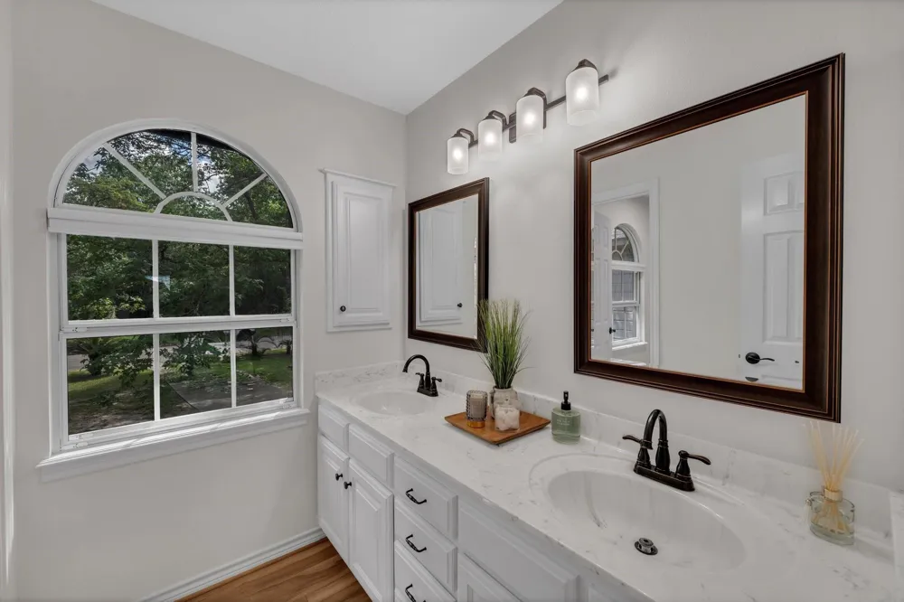22373 La Jolla Court Huntsville, TX 77320