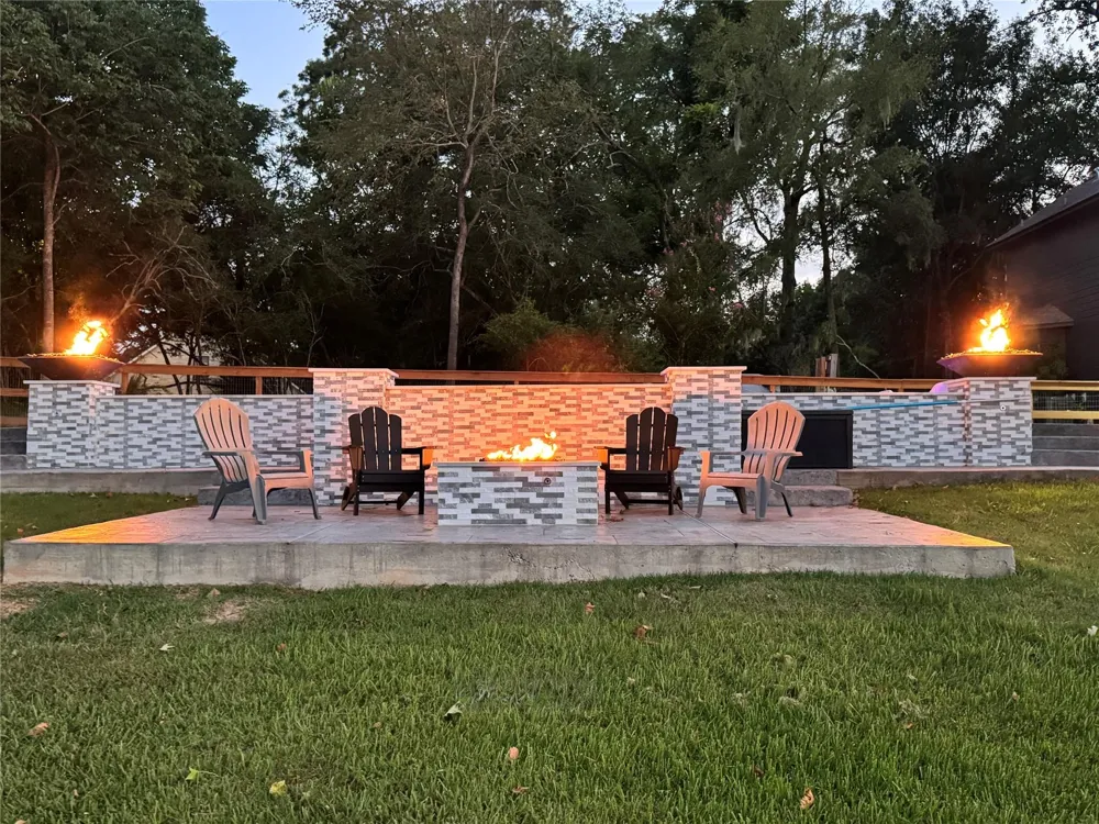 22373 La Jolla Court Huntsville, TX 77320