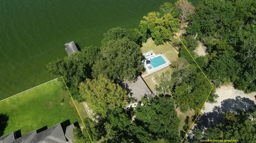 22373 La Jolla Court Huntsville, TX 77320