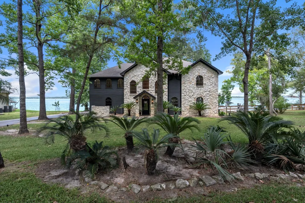 22373 La Jolla Court Huntsville, TX 77320